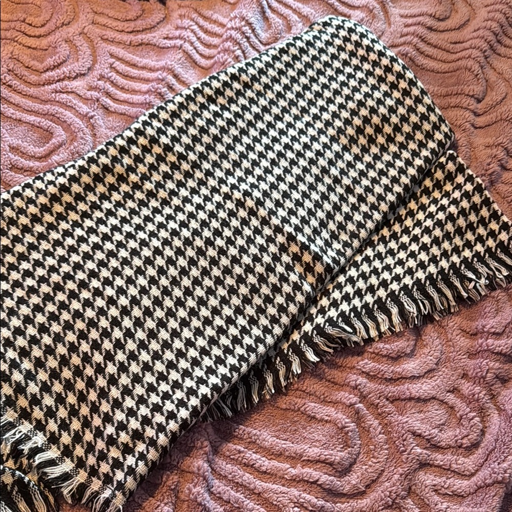 Classic Black and White Houndstooth Scarf